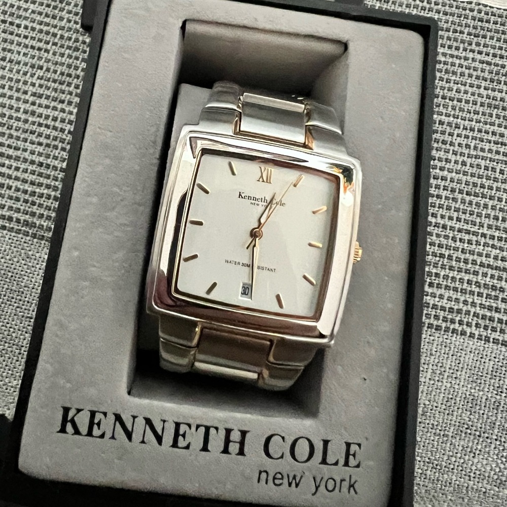 Kenneth Cole mens watch A-126-03